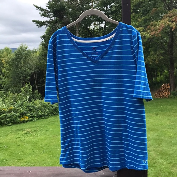 Isaac Mizrahi Tops - Isaac Mizrahi Live Essentials Striped V-Neck Tee-shirt Size Large.